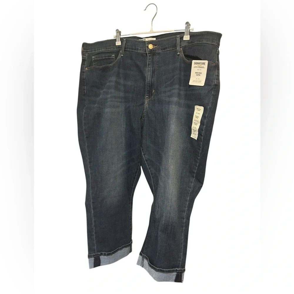 Signature by Levi Strauss Dark Blue Cropped Jeans - Picture 8 of 14